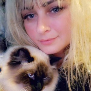 Meet your Posher, Ana